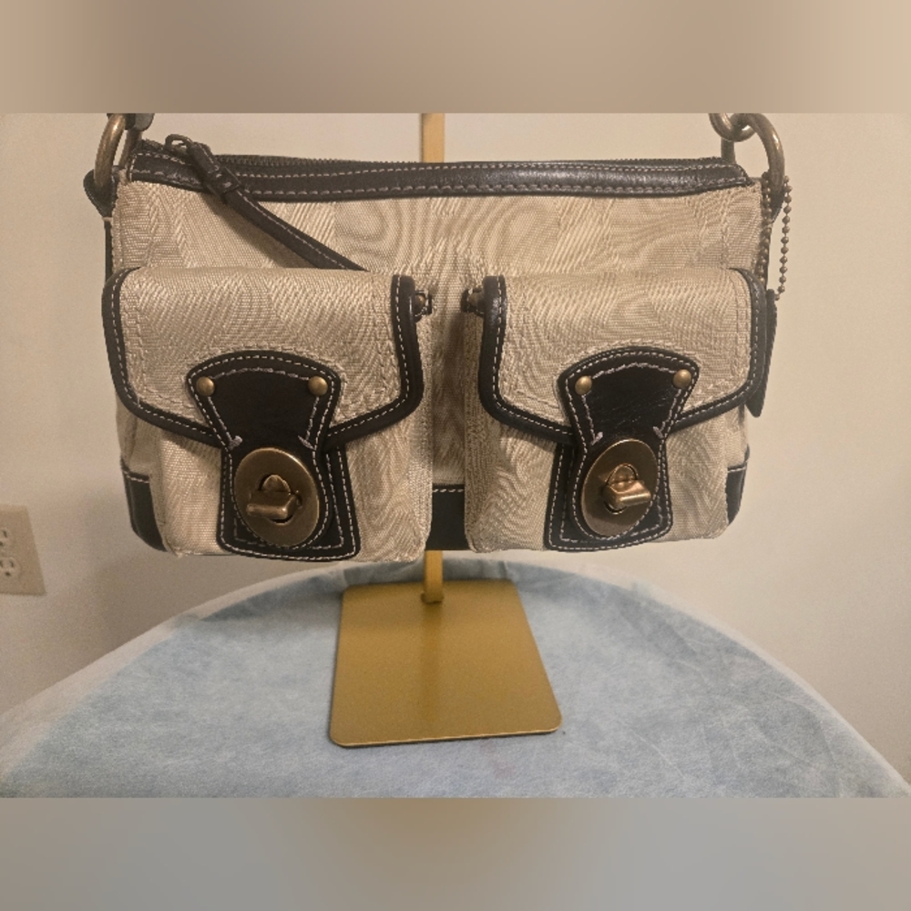 Coach Y2K Double Turnlock Shoulderbag - Picture 2 of 16
